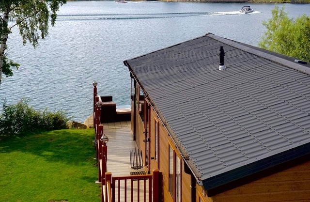 Fable Lodge - Luxury lakeside lodge with sunken hot tub at Tattershall Lakes