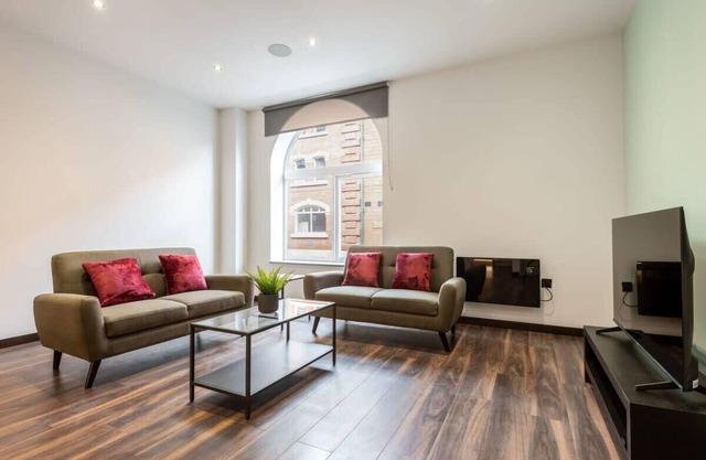 Fabulous 2 Bed Apartment in the Heart of Hull
