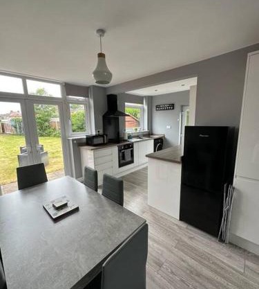 Fabulous 3bed off street parking