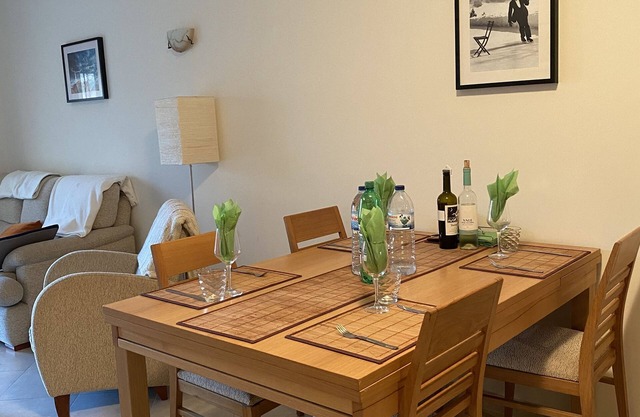 Fabulous apartment with WIFI and Shared Use Of Indoor/Outdoor Pools, Tennis