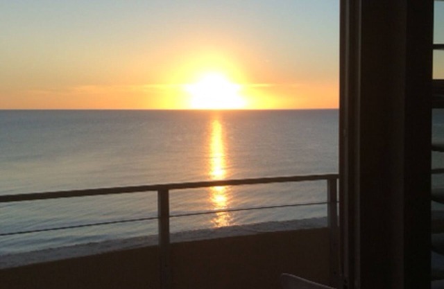 Fabulous Condo - Million Dollar Ocean View -
