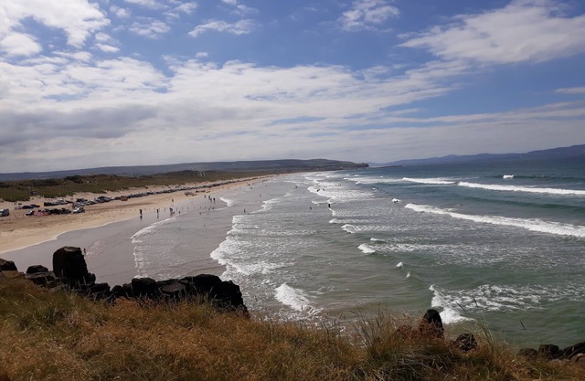 Fabulous house stunning sea & golf views /excellent location NITB approved