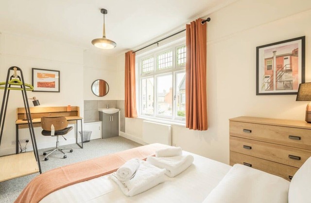 Fabulous Large Apartment for 7 - CENTRAL Cambridge