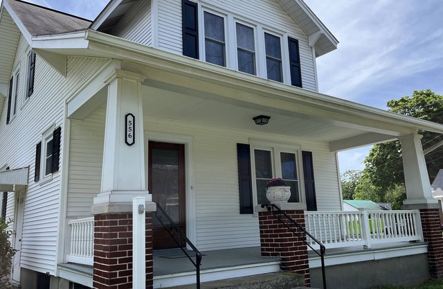 Fabulous location! Three miles to HersheyPark, shopping, and entertainment