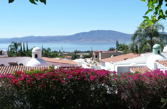 Fabulous Modern View Property -No stairs-A/C-Gated Community
