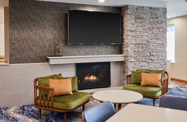 Fairfield Inn & Suites by Marriott Burlington