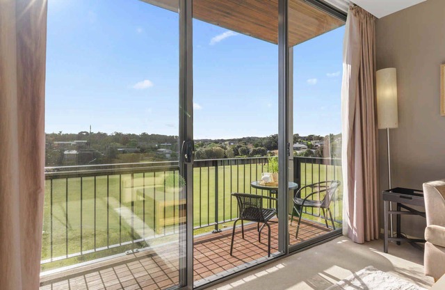 Fairway Views – Moonah Apartment 24