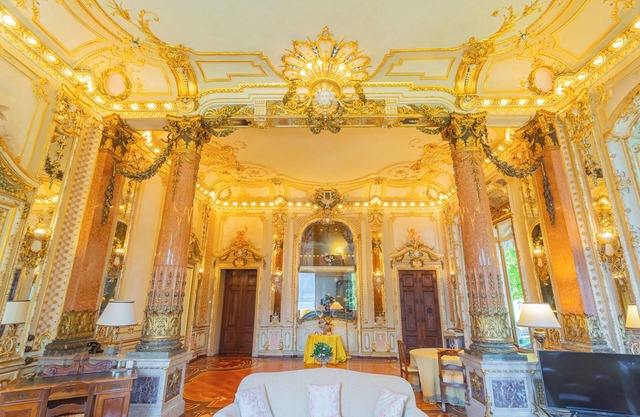 Fairytale stay in villa with park on lake view IT013113C2TH3YQ3ET 013113CNI00039