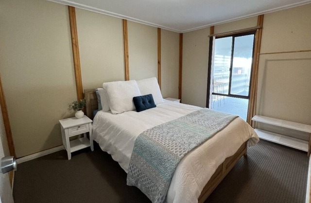 Falcon Beachside cottage