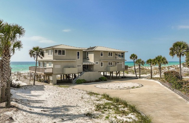 Fall Dates Available! Gulf View! Steps from the Sand! 3 Adult Bikes!