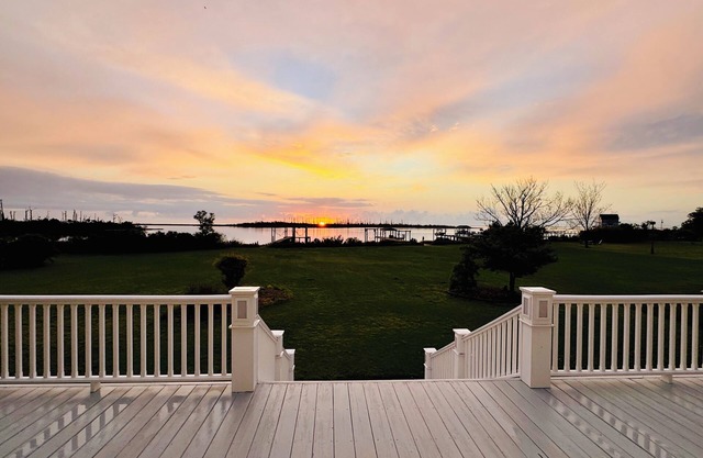 ~FALL Discounted Rates! Sound Front Home with Private Dock~