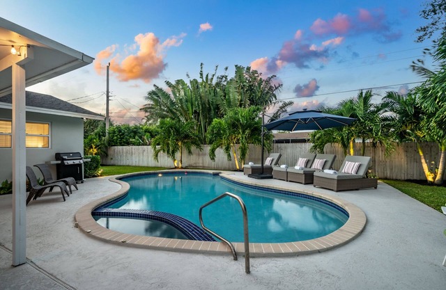 FALL “in love” with Florida in October 10% Discount! Delray~Chapel Hill 🌞🌴