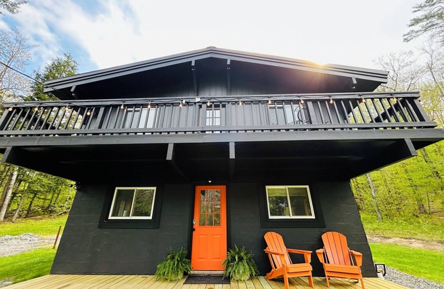 Fall into Cozy at Bigfoot Chalet