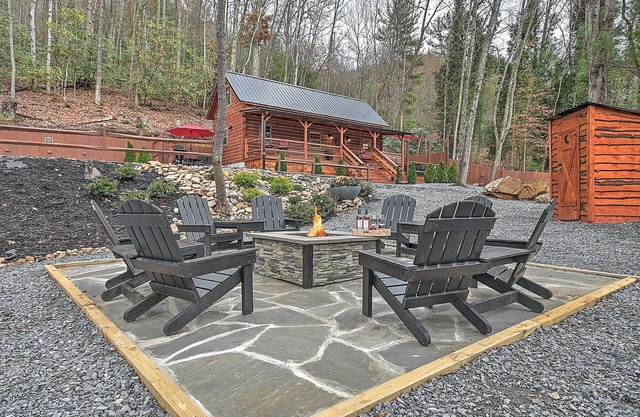 Fall Into The Smokey Mountains/Pet Friendly/Hot Tub