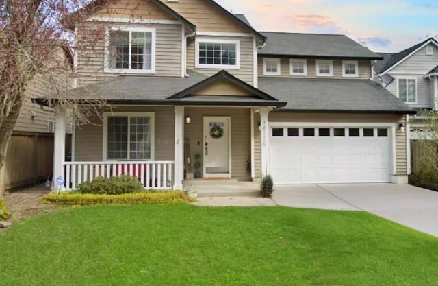 Fam-Friendly 4BR | Patio, Fire Pit + Play Area