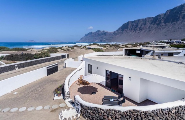Famara House 12