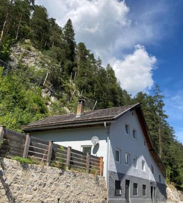 Familienfreundliches Haus mit eingezäuntem Garten