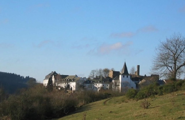 Familienzimmer, 2. Erw. + 1 Kind - Burghaus und Villa Kronenburg