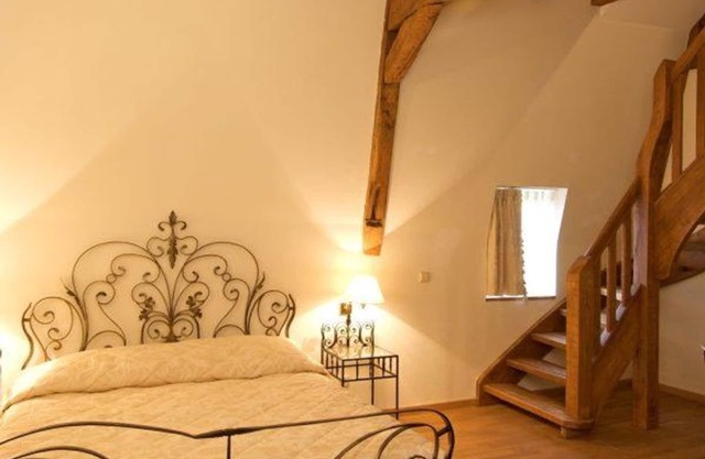 Familienzimmer, 2 Erw. + 2 Kinder - Burghaus und Villa Kronenburg
