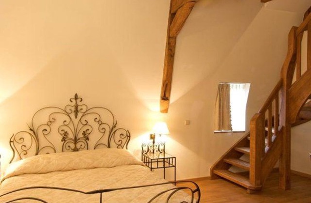Familienzimmer, 2 Erw. + 3 Kinder - Burghaus und Villa Kronenburg