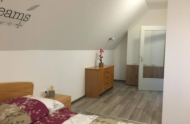 Familienzimmer, Dusche, WC - Pension Seeblick Latzko