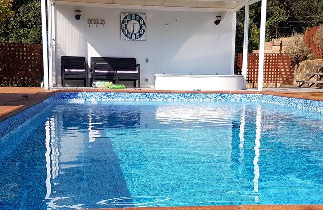 Families: 5 rooms + bath, private heated pool, jacuzzi, games area
