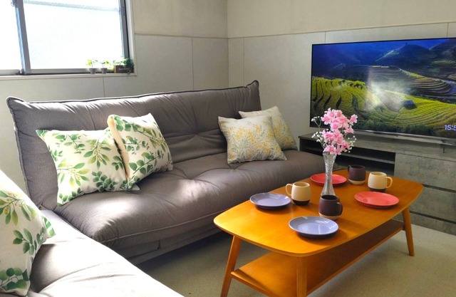Families & groups welcome! Private lodging for up to 21 people｜Children will be delighted with the kids' room｜Convenient access to USJ, Umeda, and Namba｜Baby and children's equipment can be rented.