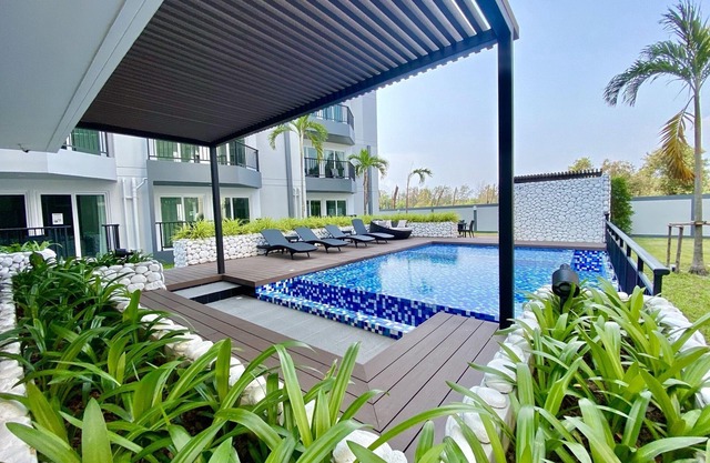 Family 2 bedroom Seaview on Top floor