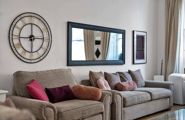 Family 3-Bedroom Apartment in Belgravia