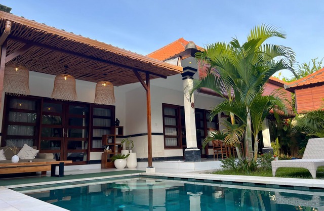 FAMILY - 4 bedrooms Villa with private pool, WiFi, AC in SEMINYAK