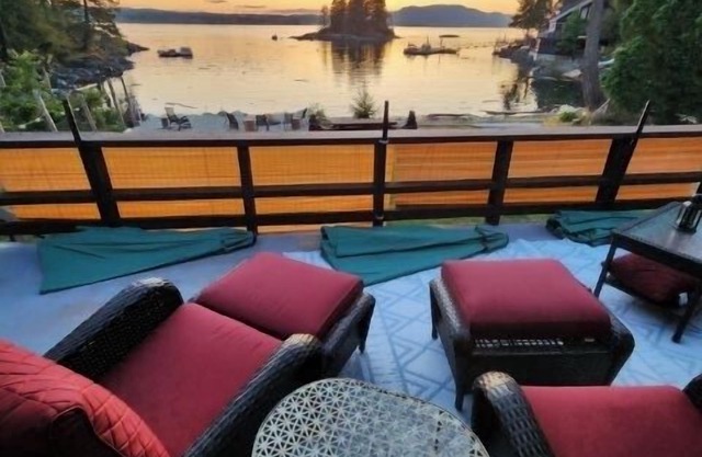 Family adventures await in this ocean front house! (Pet friendly!)n