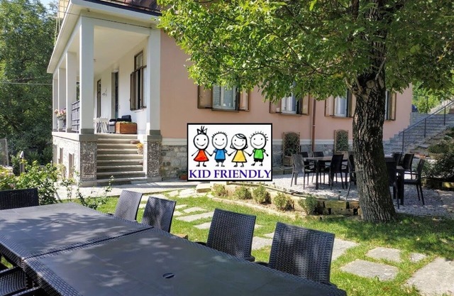 Family and bike friendly VILLA with pool and garden near to BELLAGIO