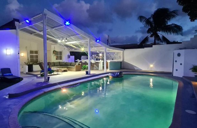Family and friends villa with big private pool