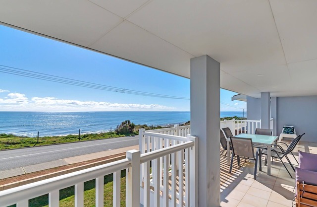 Family and pet friendly beachfront accommodation, lovely summer breaks