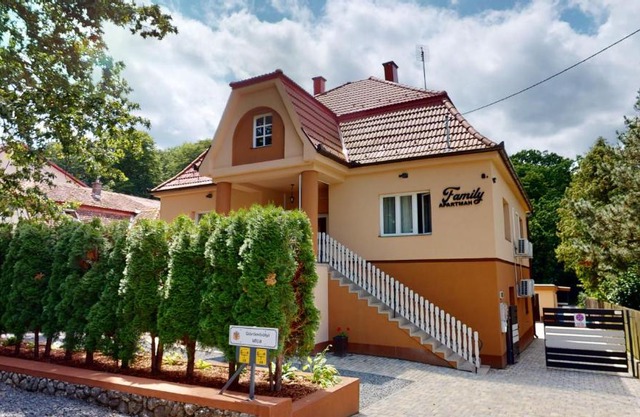 FAMILY APARTMAN