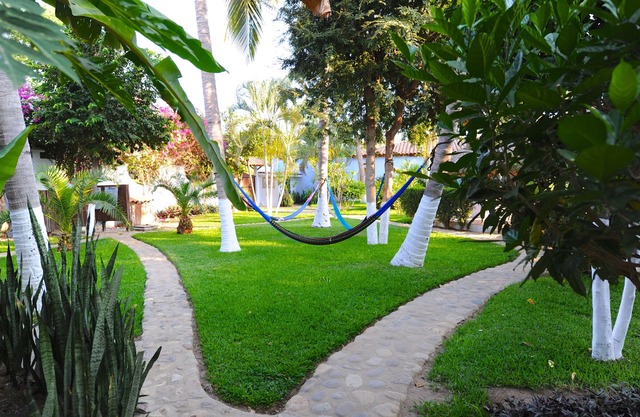 Family apartment, 2 BRs w/kitchen, ionization system pool, private gardens, yoga