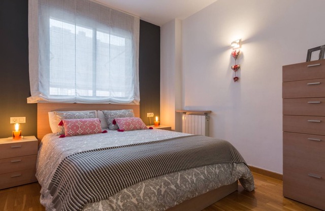 Family apartment in the Park Güell with parking. HUTB-010771