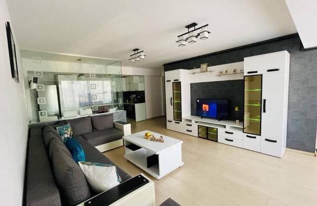 Family Apartment near Shoping City