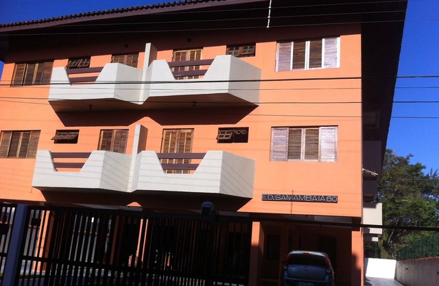 Family apartment, quiet location, close to 4 beaches and the Itaguá neighborhood.
