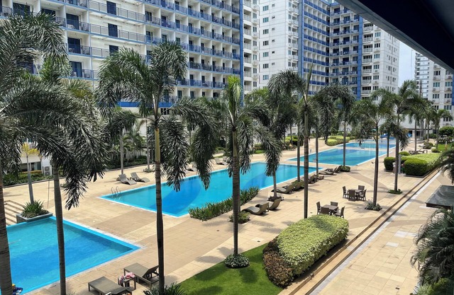 Family/Barkada 2 tandem rooms for 6-8 pax Sea Residences Mall of Aisa