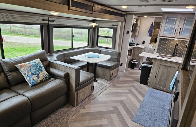 Family Bay RV – Wildwood Heritage Glen - Sleeps 6