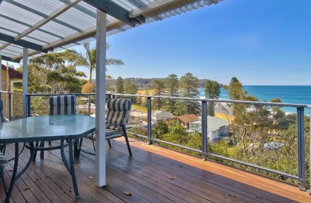 Family Beach Retreat in Lovely Terrigal Home