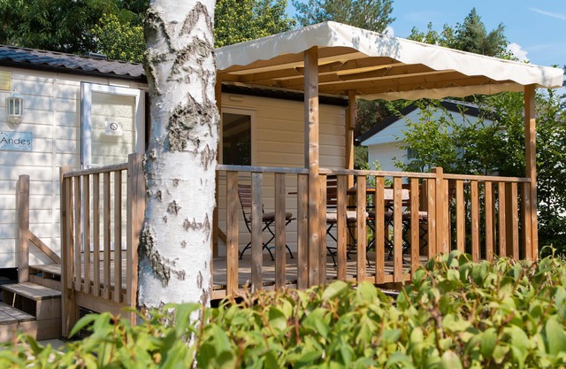 Family bungalow at the natural lake No.2