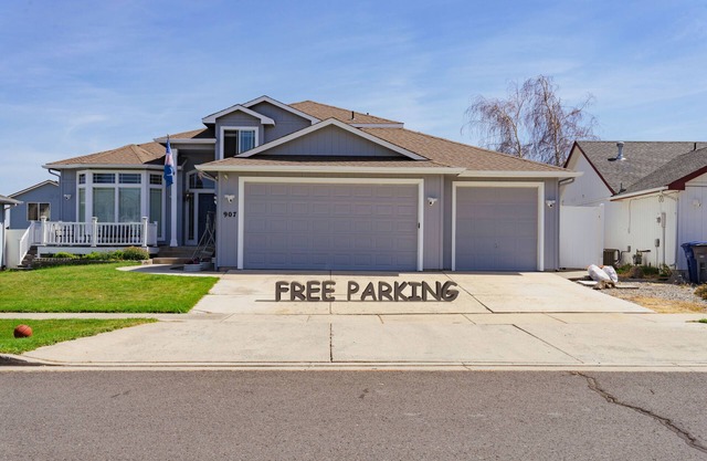 Family & Business: Fairchild AFB & Spokane Airport, #Golf, Casino, and Free WIFI