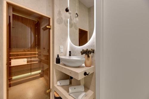 Family & Business Sauna Apartments Baltic Horizon PREMIUM SPA - 3 Bedroom with Private Sauna, Jacuzzi, Rooftop Gym & Panoramic Terrace, Balcony, Underground Garage