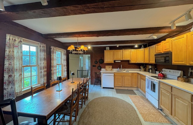 Family Compound, 3 houses, perfect for family reunions.