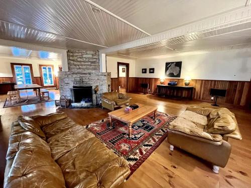 Family Cottage Sheep Island