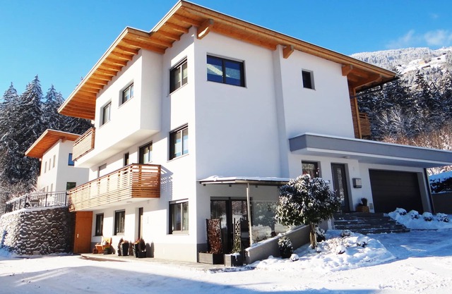 family-friendly, modern apart, 2 bathrooms, near ski area, free WiFi