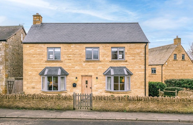 Family friendly Cotswold Holiday Cottage near Chipping Campden - Benson Cottage