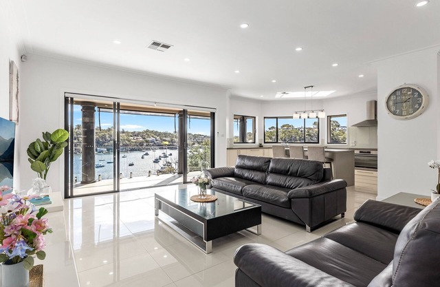 Family-Friendly House with Pool and BBQ Area